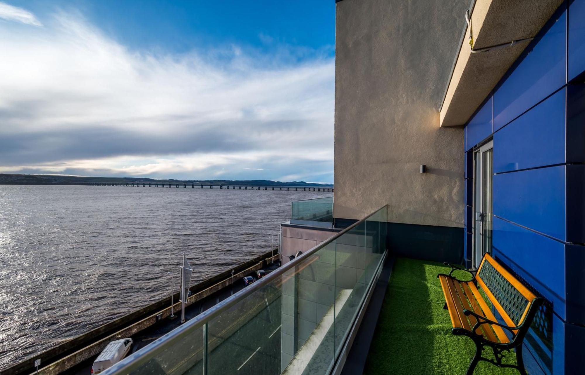 Luxe Riverside Duplex Penthouse, Amazing Views With 2 X Balcony, 3 X King Bedrooms, 2 X Bathrooms, Fully Equipped, River And City Views, Poker Table Plus Games, Free Parking, 10 Min To Uni And 5 Mins To Supermarket, Car Hire Available Poa Dundee Esterno foto