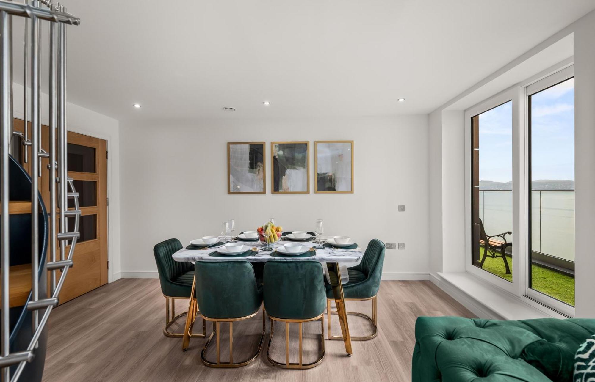 Luxe Riverside Duplex Penthouse, Amazing Views With 2 X Balcony, 3 X King Bedrooms, 2 X Bathrooms, Fully Equipped, River And City Views, Poker Table Plus Games, Free Parking, 10 Min To Uni And 5 Mins To Supermarket, Car Hire Available Poa Dundee Esterno foto