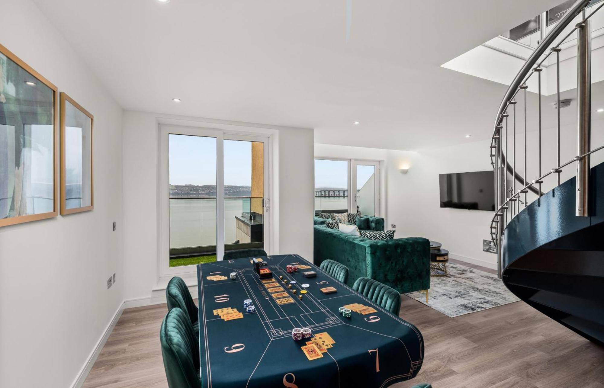 Luxe Riverside Duplex Penthouse, Amazing Views With 2 X Balcony, 3 X King Bedrooms, 2 X Bathrooms, Fully Equipped, River And City Views, Poker Table Plus Games, Free Parking, 10 Min To Uni And 5 Mins To Supermarket, Car Hire Available Poa Dundee Esterno foto