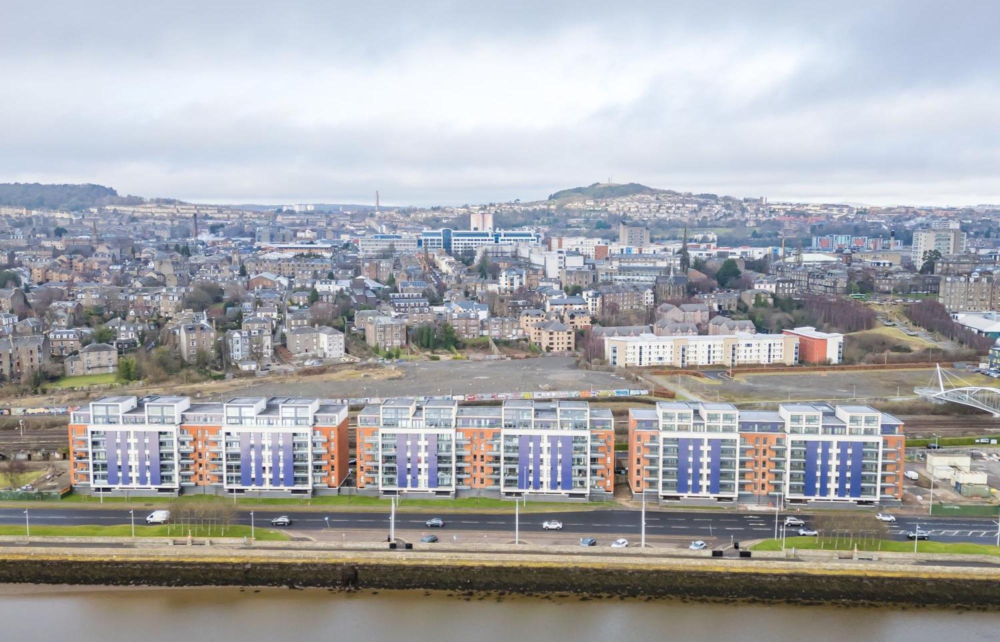 Luxe Riverside Duplex Penthouse, Amazing Views With 2 X Balcony, 3 X King Bedrooms, 2 X Bathrooms, Fully Equipped, River And City Views, Poker Table Plus Games, Free Parking, 10 Min To Uni And 5 Mins To Supermarket, Car Hire Available Poa Dundee Esterno foto