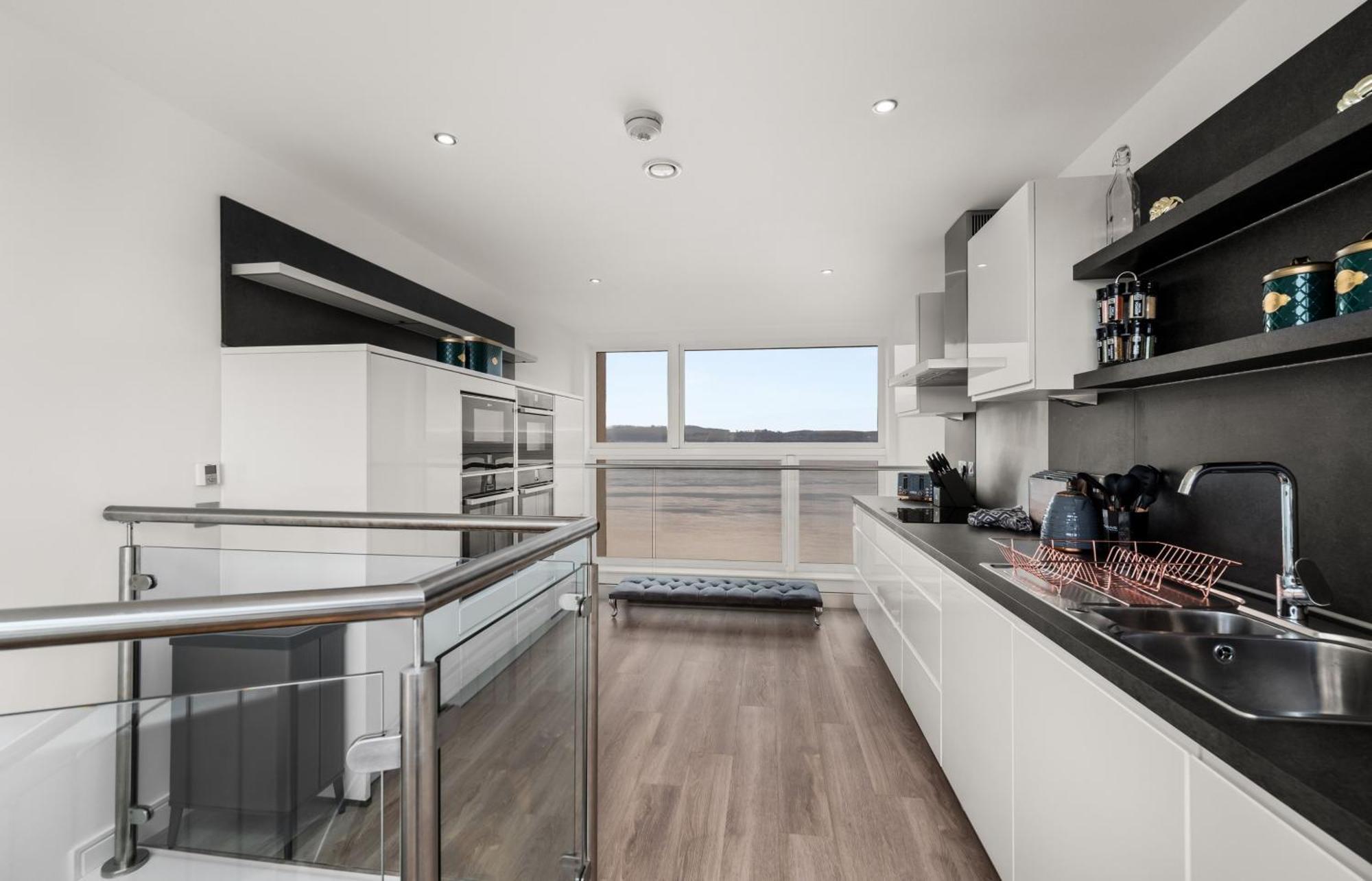 Luxe Riverside Duplex Penthouse, Amazing Views With 2 X Balcony, 3 X King Bedrooms, 2 X Bathrooms, Fully Equipped, River And City Views, Poker Table Plus Games, Free Parking, 10 Min To Uni And 5 Mins To Supermarket, Car Hire Available Poa Dundee Esterno foto