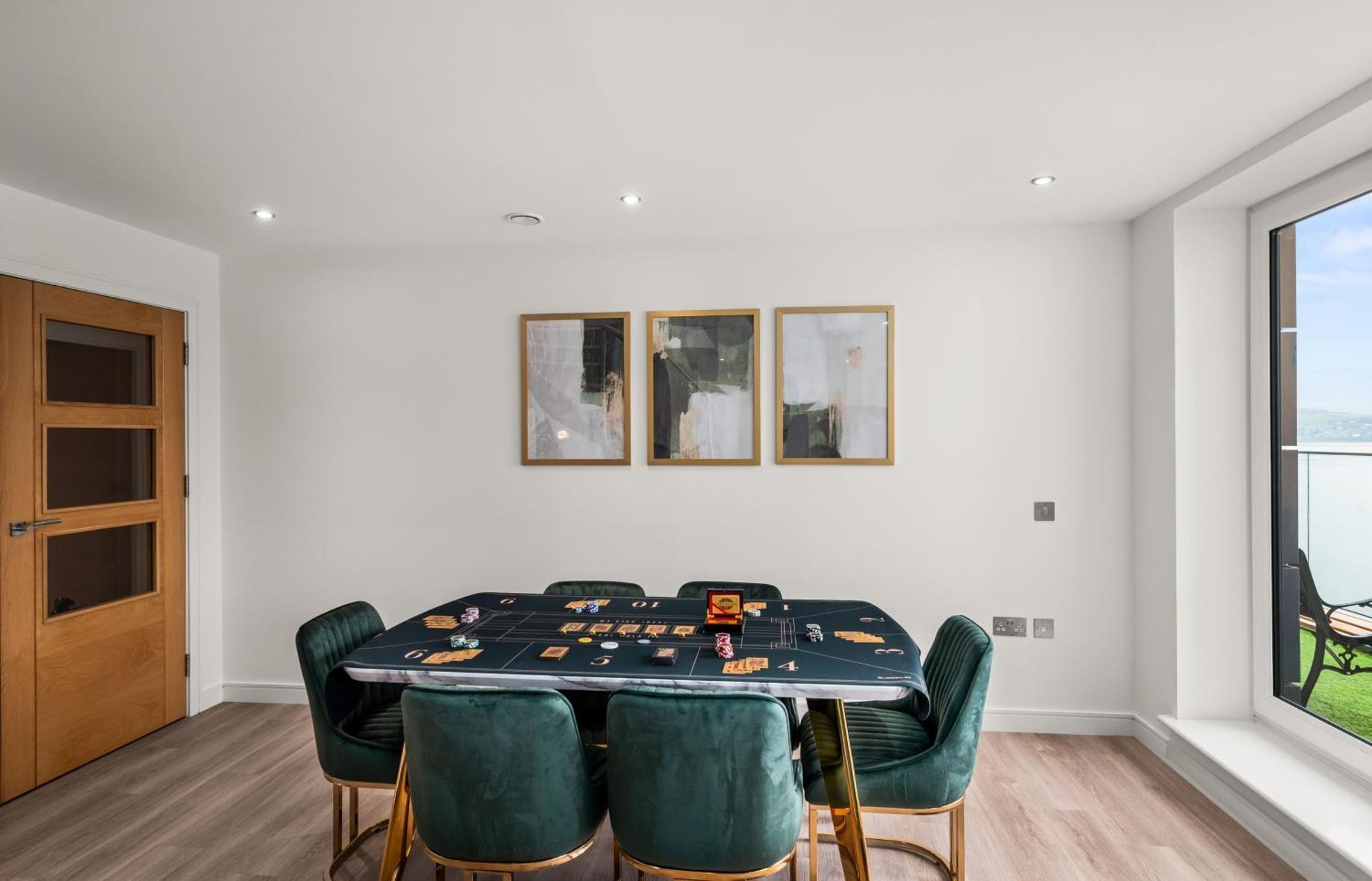 Luxe Riverside Duplex Penthouse, Amazing Views With 2 X Balcony, 3 X King Bedrooms, 2 X Bathrooms, Fully Equipped, River And City Views, Poker Table Plus Games, Free Parking, 10 Min To Uni And 5 Mins To Supermarket, Car Hire Available Poa Dundee Esterno foto