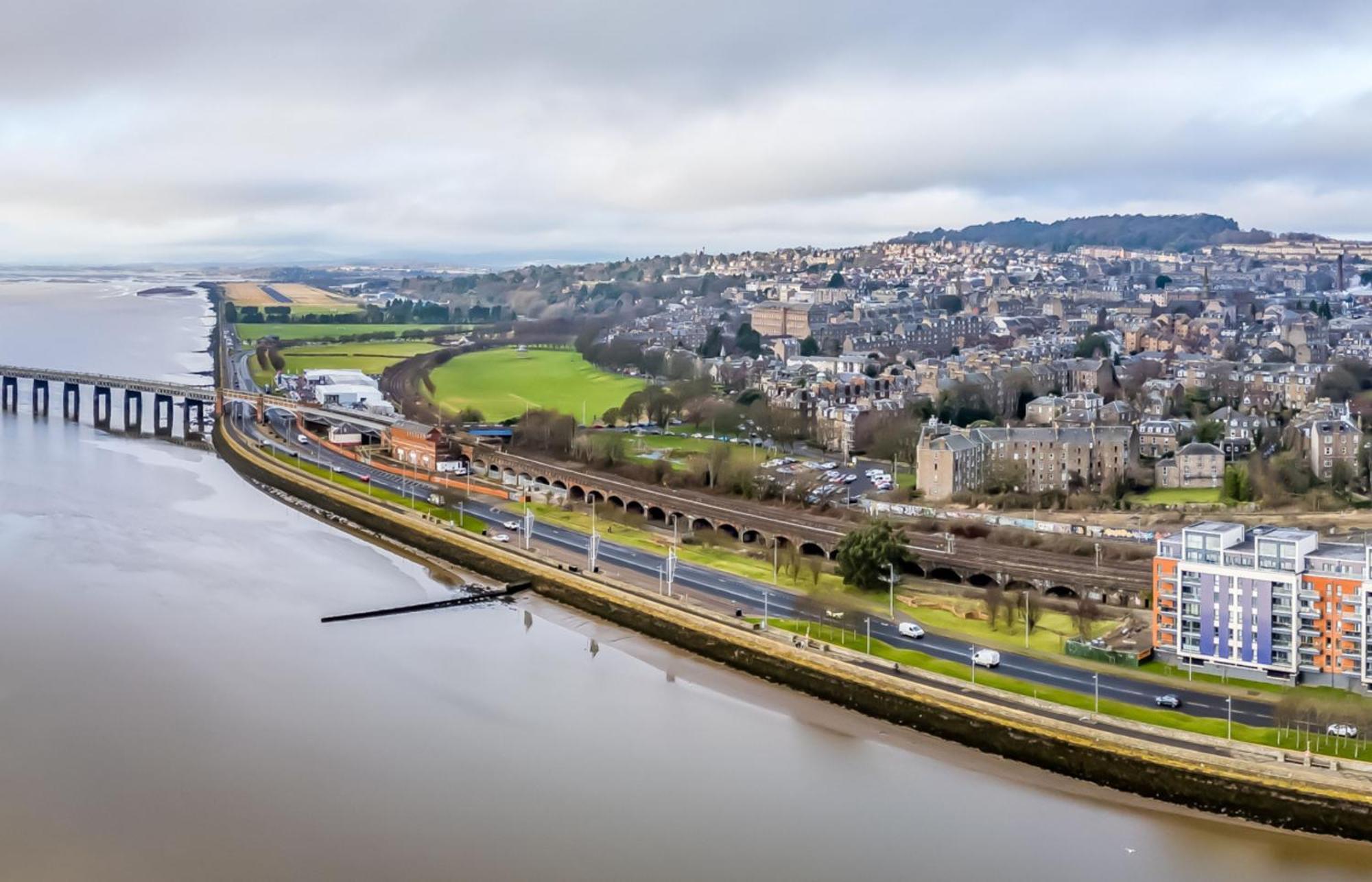 Luxe Riverside Duplex Penthouse, Amazing Views With 2 X Balcony, 3 X King Bedrooms, 2 X Bathrooms, Fully Equipped, River And City Views, Poker Table Plus Games, Free Parking, 10 Min To Uni And 5 Mins To Supermarket, Car Hire Available Poa Dundee Esterno foto